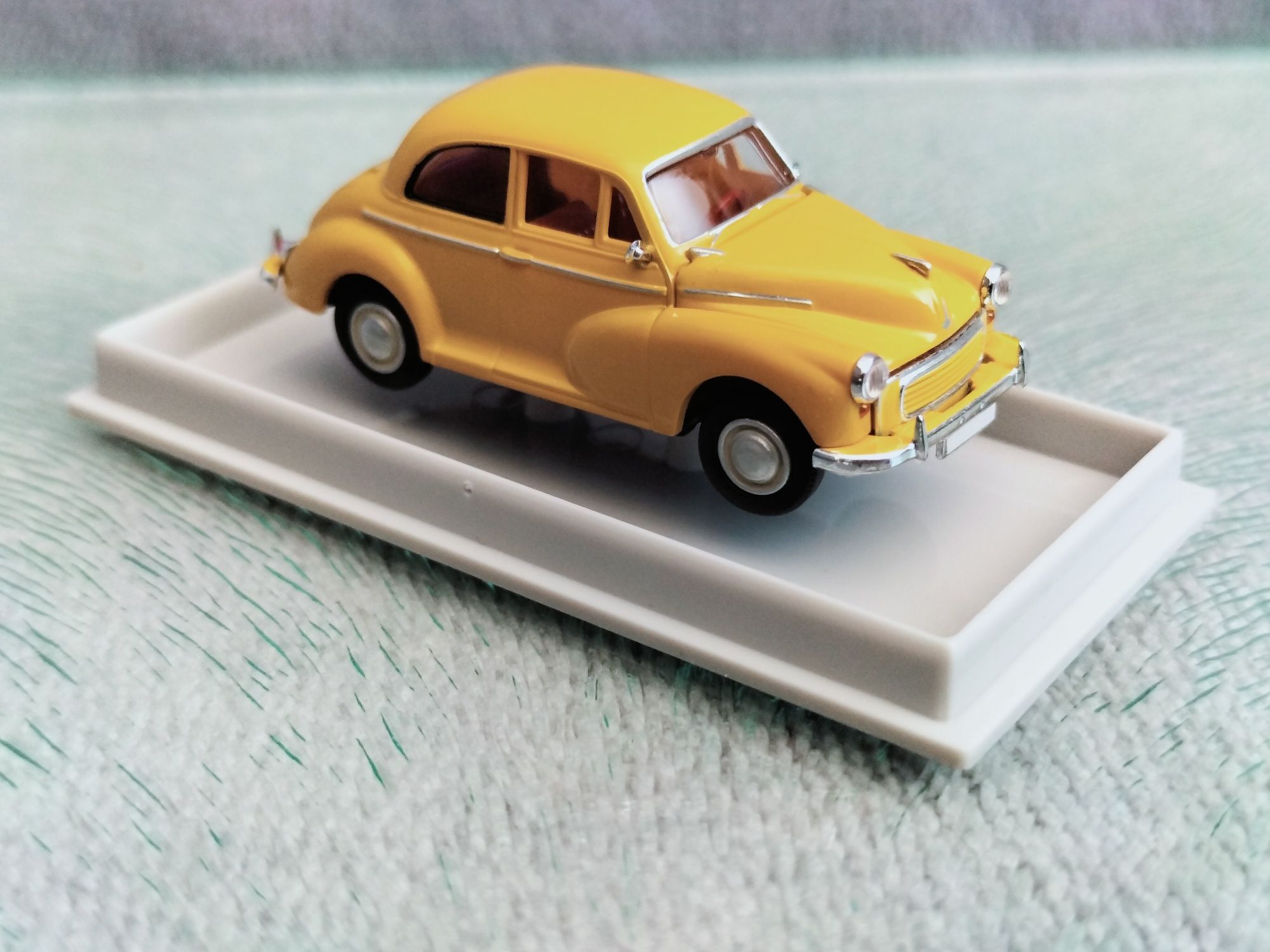 Brekina 1/87 Morris Minor 1000 (LHD) Model. 15206 Skala 1:87