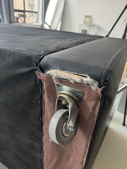 Чорний диван Одеса самовивіз