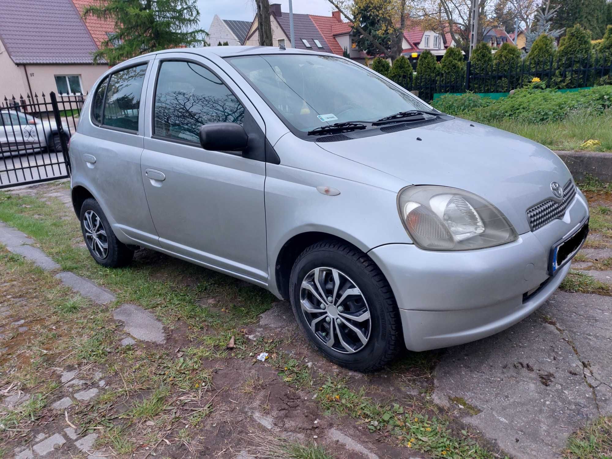 Toyota Yaris 5D 2000r