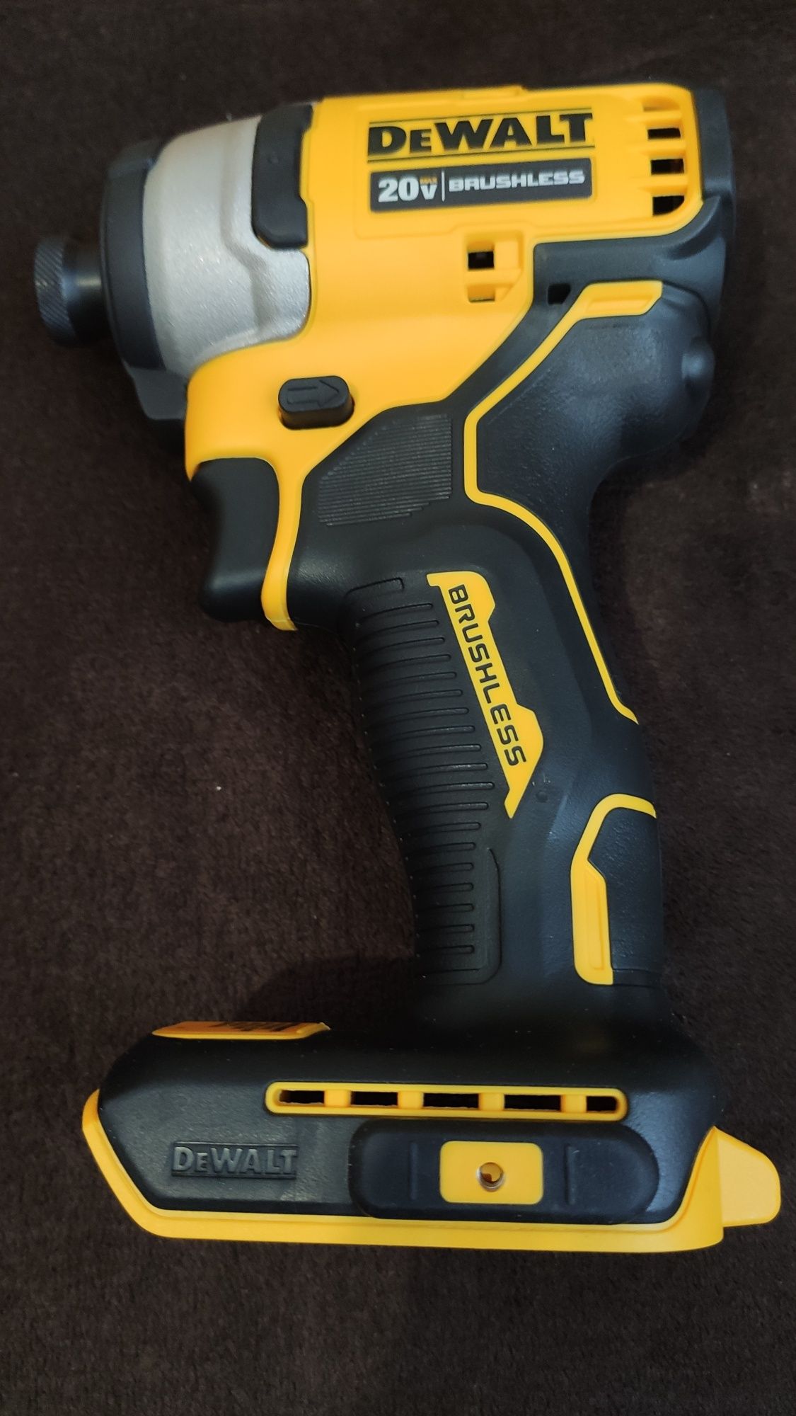 DeWALT DCF809D1  безщітковий імпульсний шуруповерт імпакт