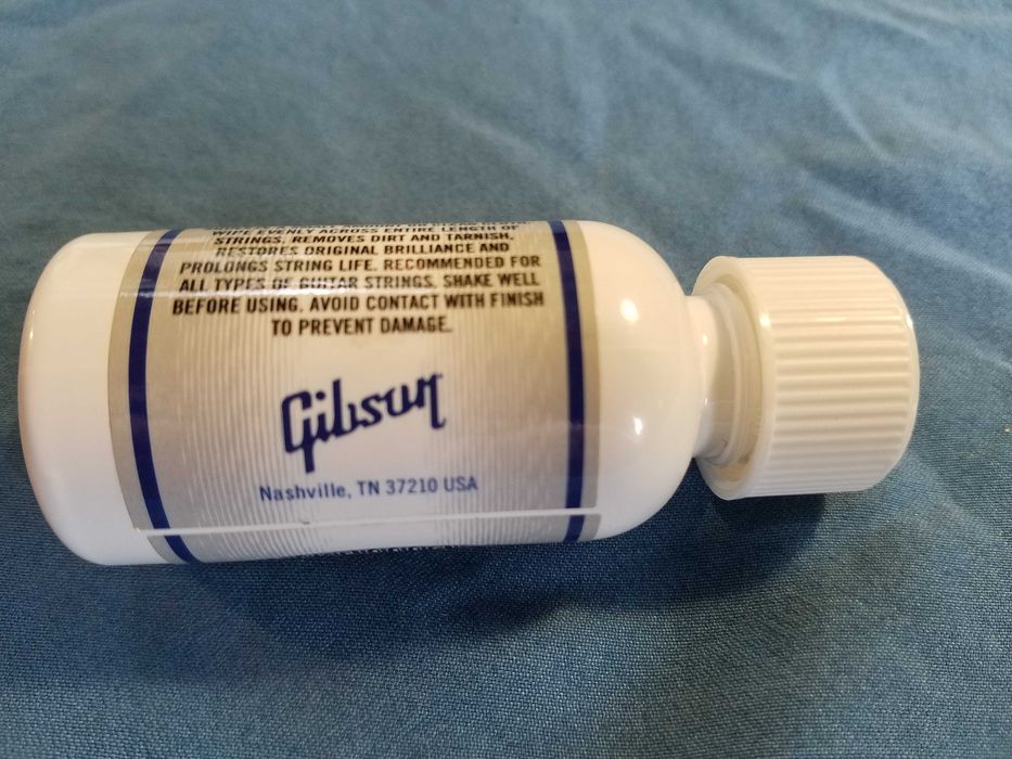 Gibson комплект для догляду за гітарою