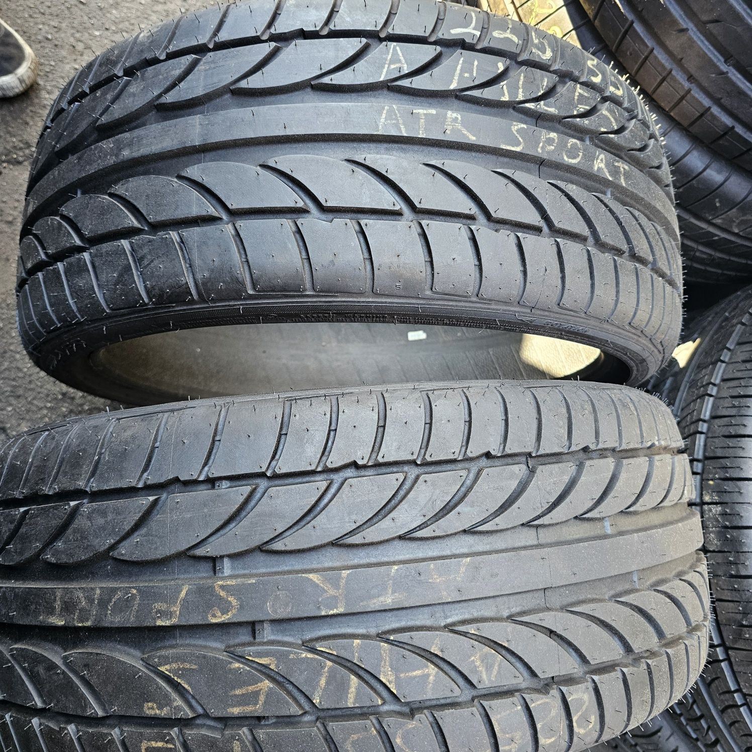 Шины 225/35 R19 88W Achilles atr sport 2шт.