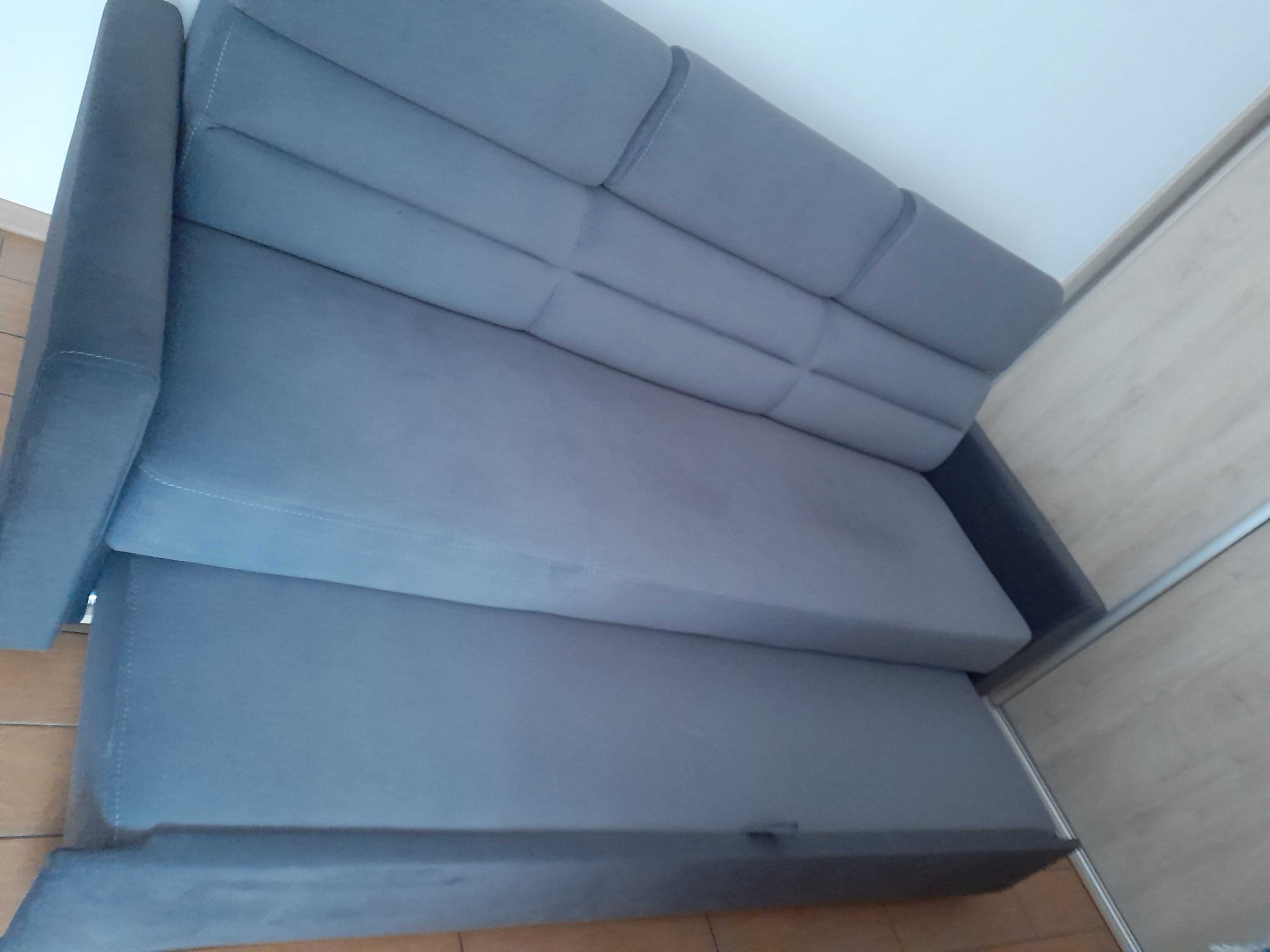 Rozkladana sofa z regulowanym oparciem