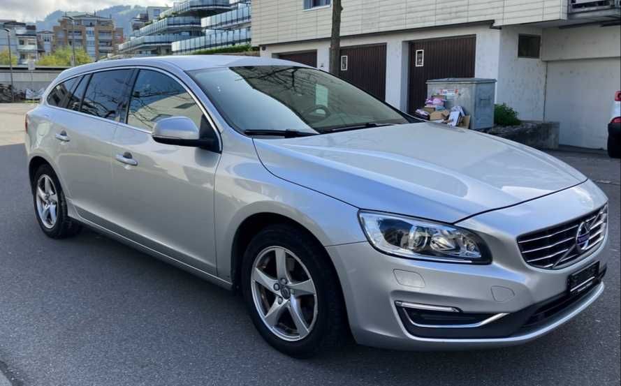 Автопродаж Volvo V60 D2 Momentum, рік 2018, Автомат