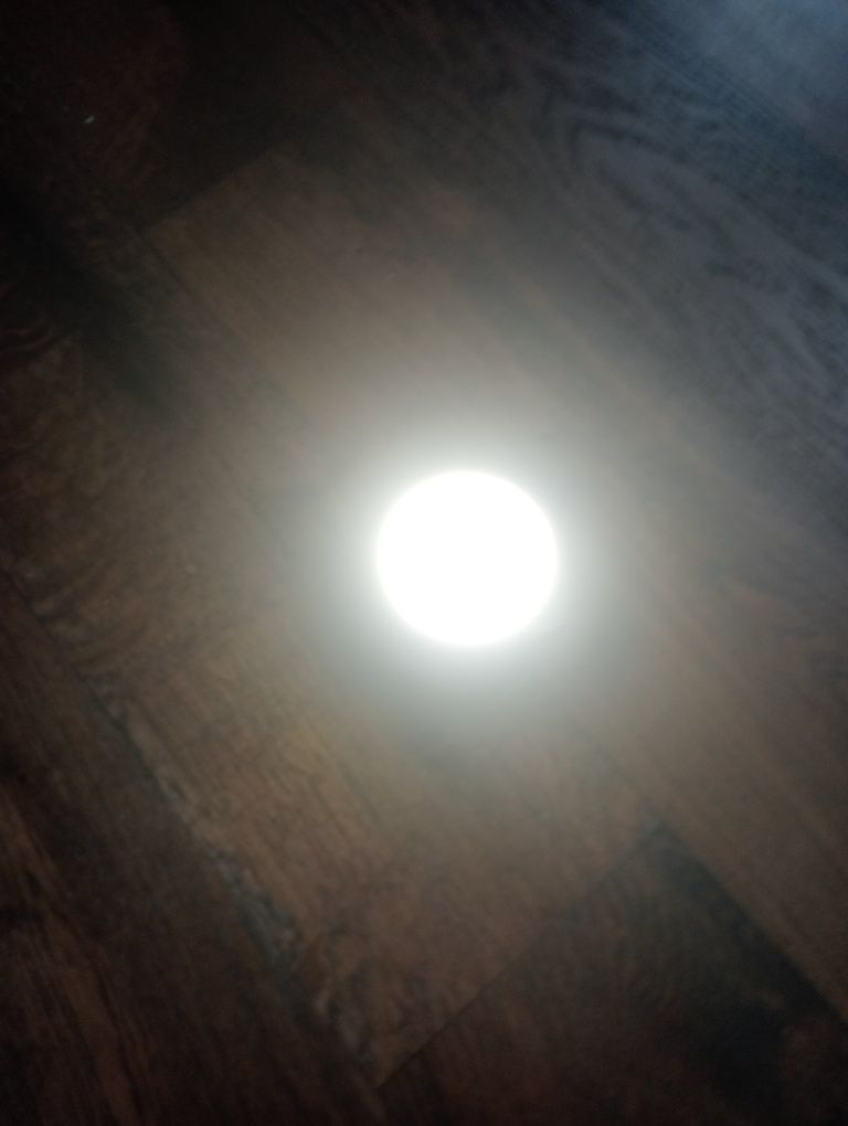 Przenośny głosnik lampka powerban k