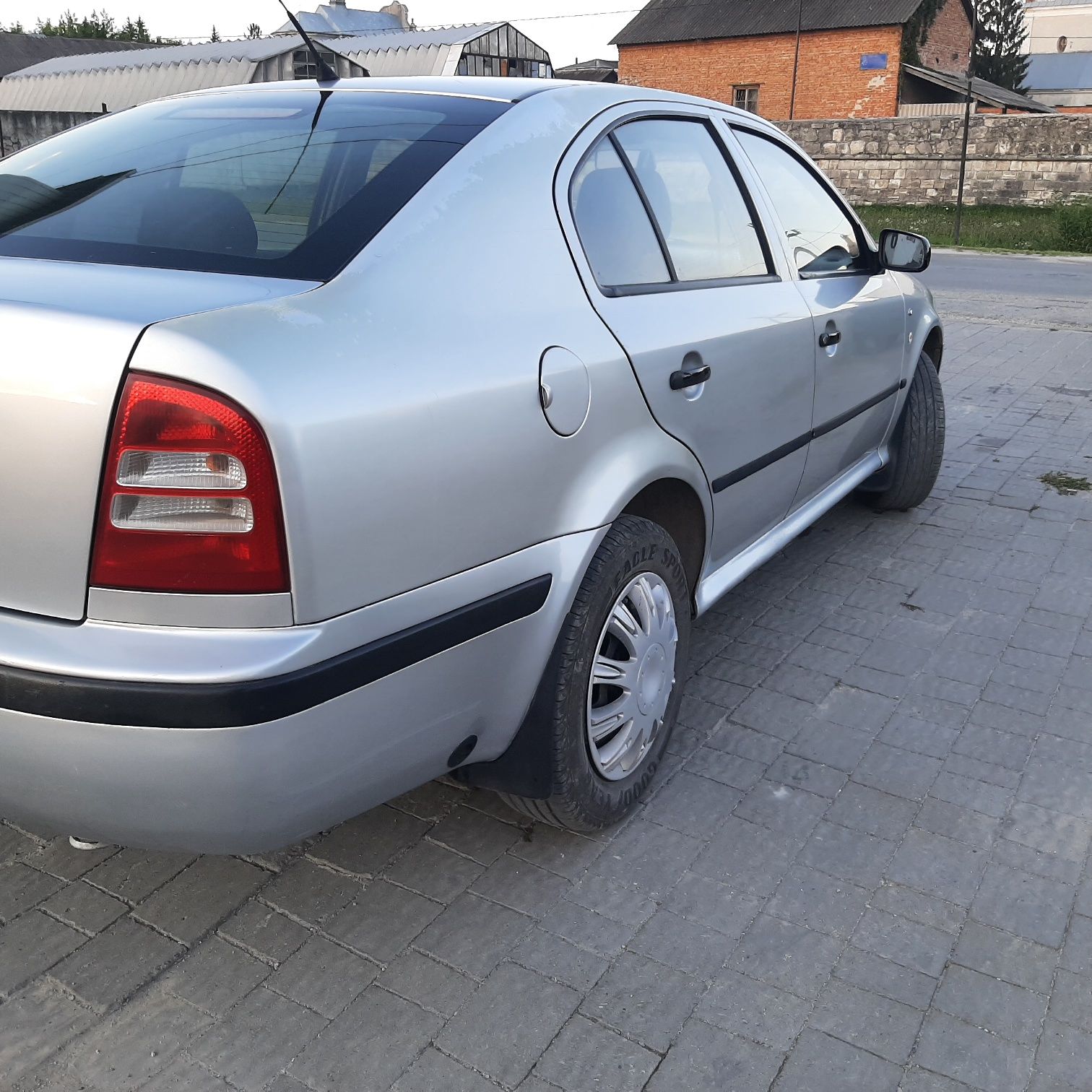 Шкода Октавія Тур 1.6газ/бенз 2002р