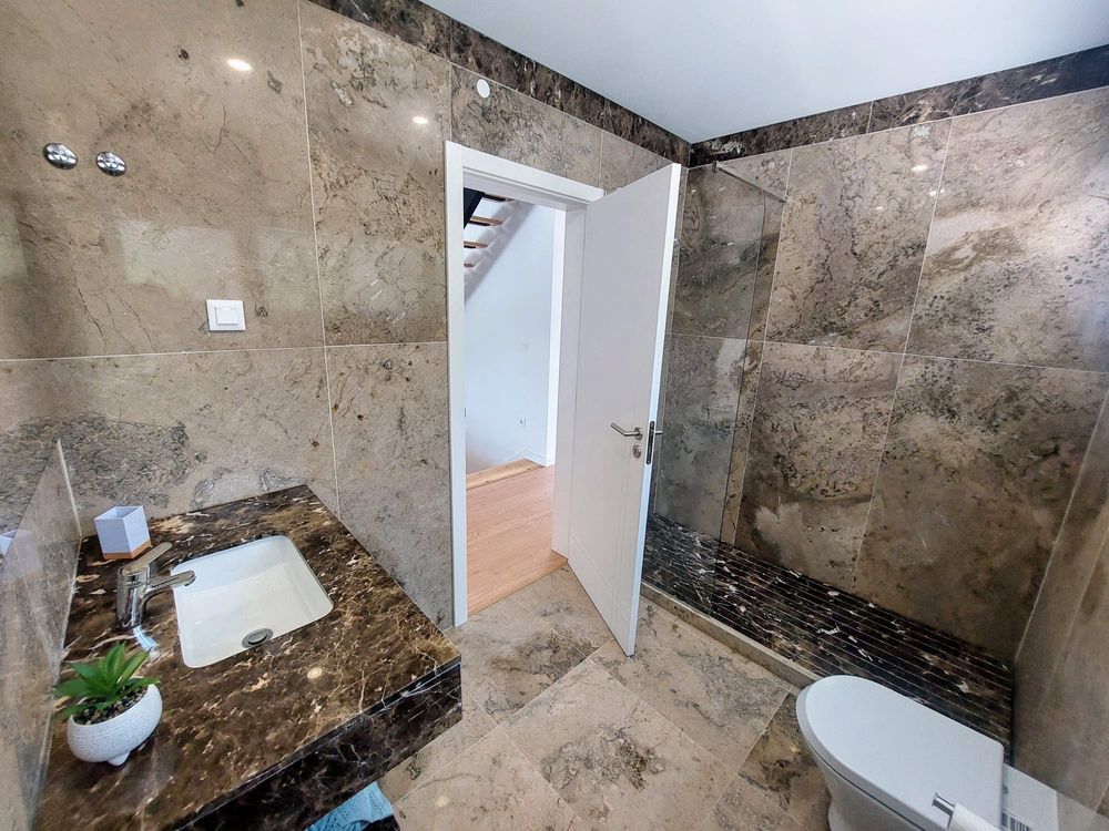 Moradia nova isolada c/piscina