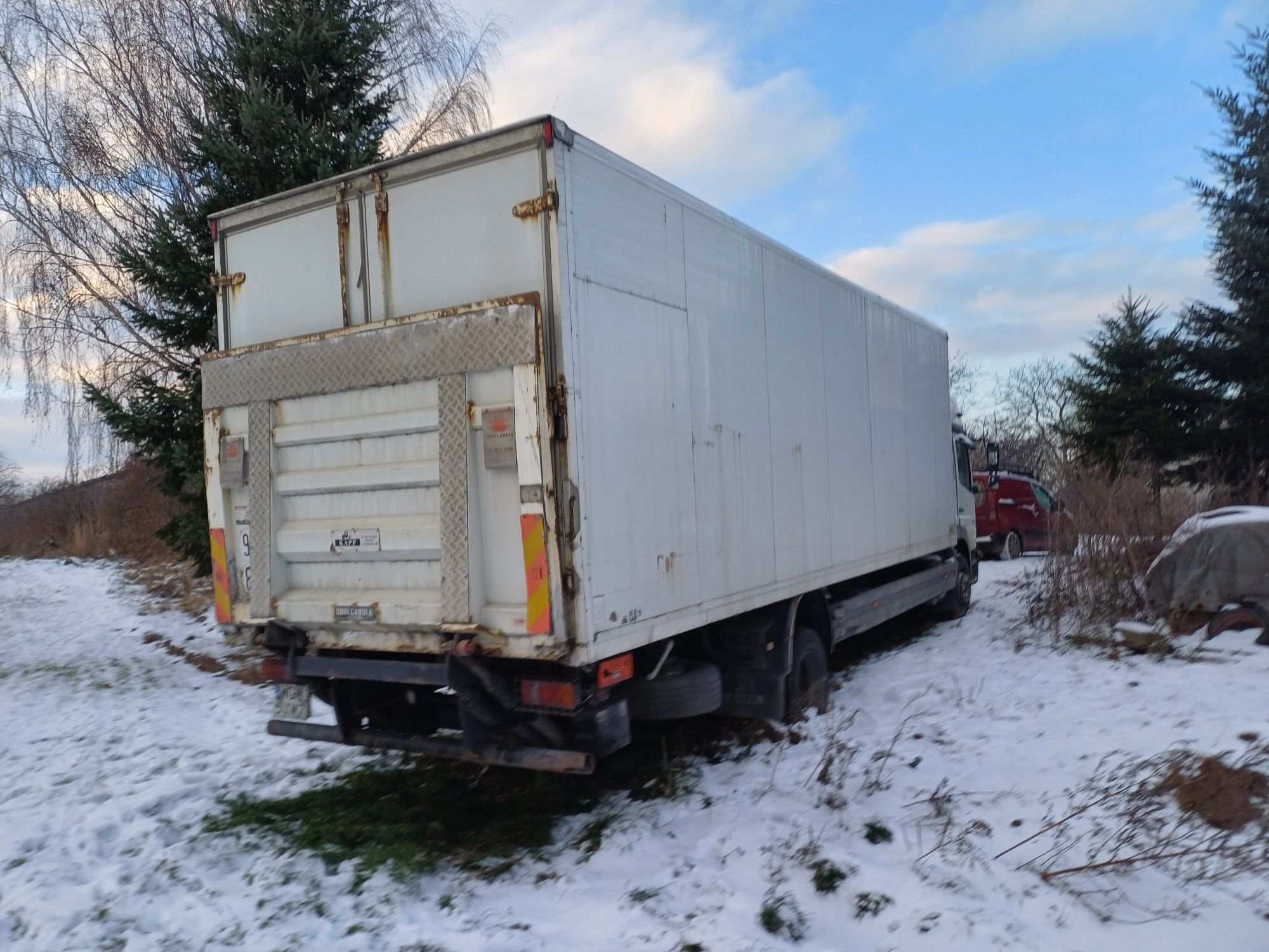 Kontener/Garaż   8.20m Magazyn z transportem i rozładunkiem