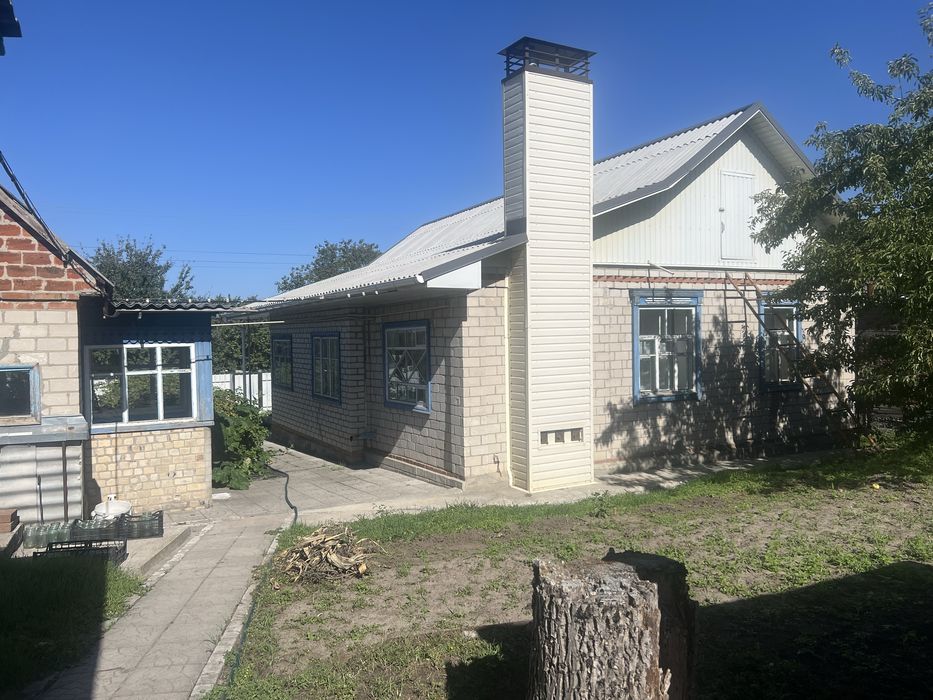 Продам ДОБРОТНИЙ будинок с. Садки  (  3 км  від  м. Кременчук)