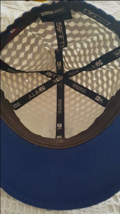 Boné azul e branco ( NEW ERA )