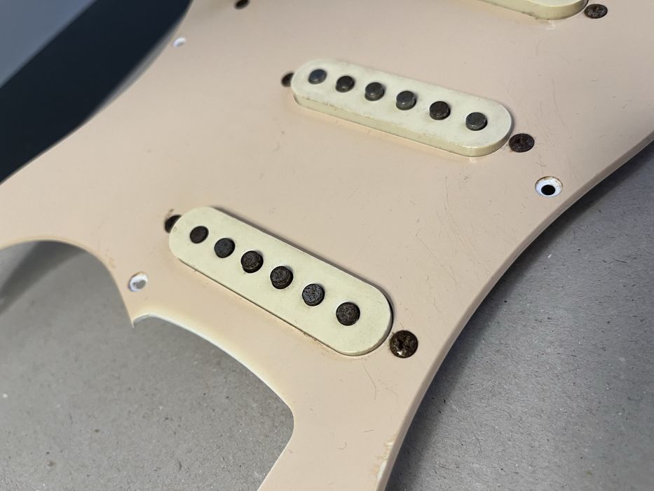 kompletny pickguard sss singlecoil fender squier stratocaster