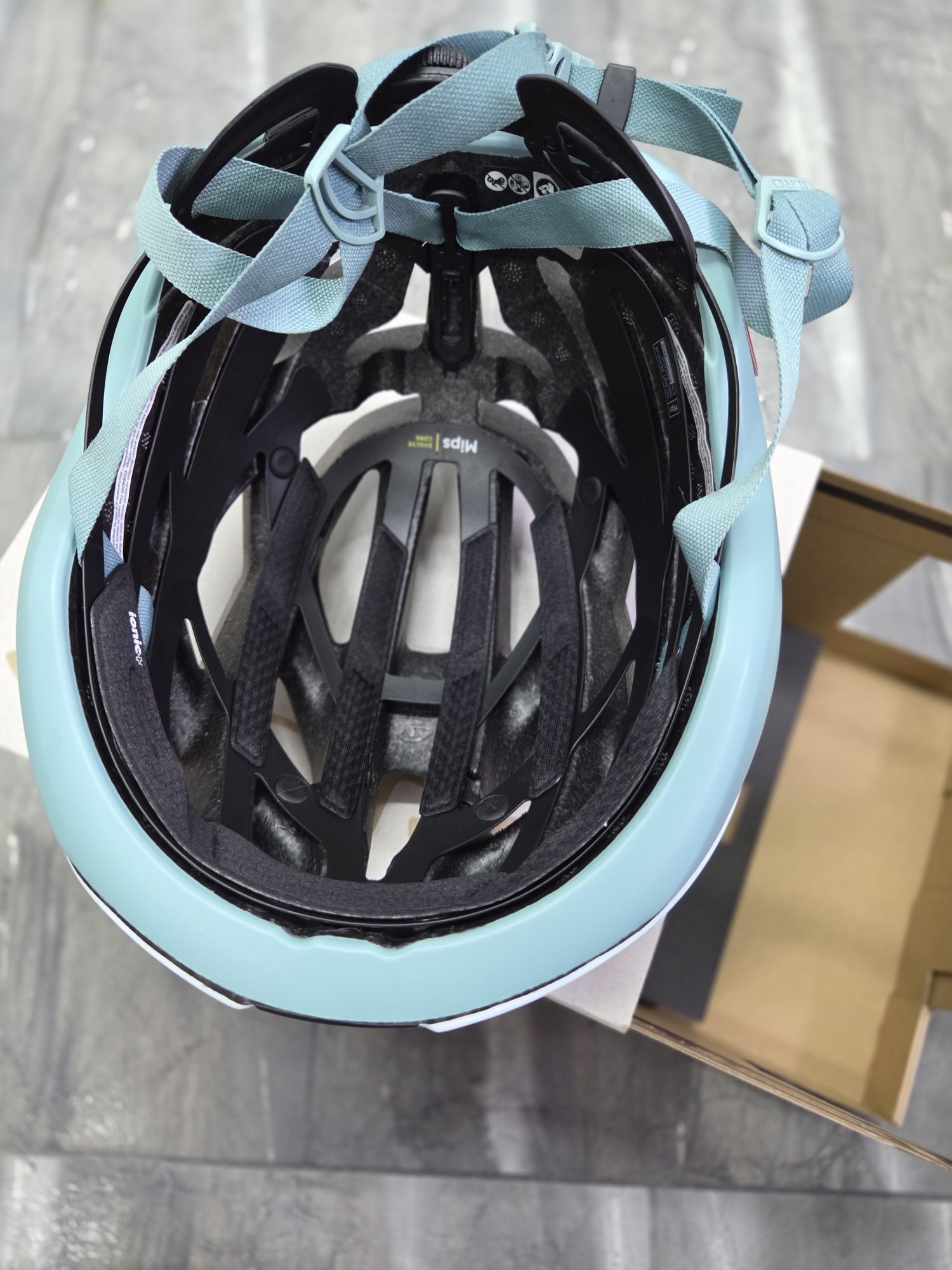 Kask rowerowy Giro Cielo mips