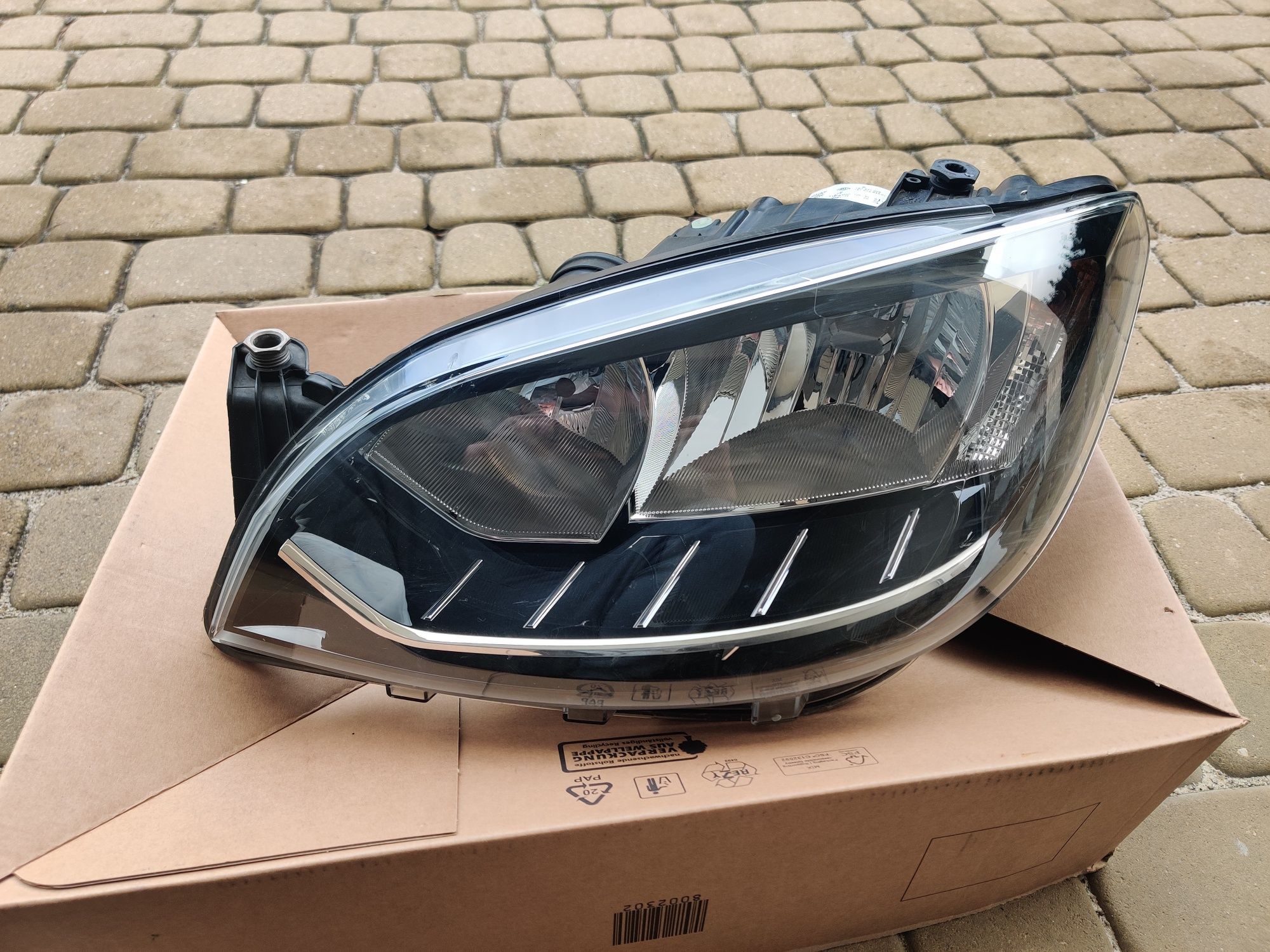 Lampa przednia lewa Skoda Citigo lift