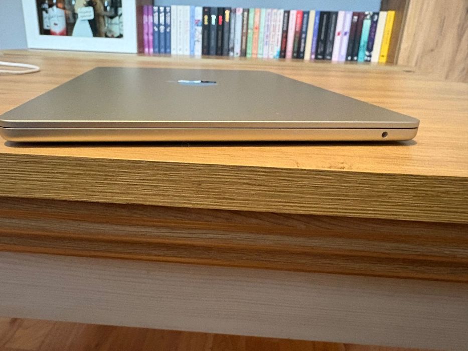 Apple MacBook Air 13,6" M2 16GB RAM 256GB Dysk Kolor Starlight