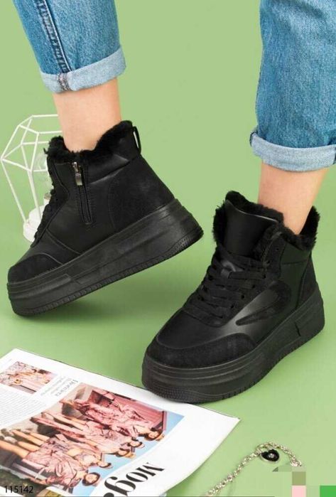 Жіночі теплі зимові черевики з хутром Чорні та Білі кроссовки женские