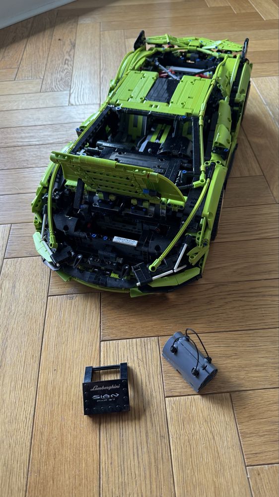 LEGO Technic Lamborghini Sián