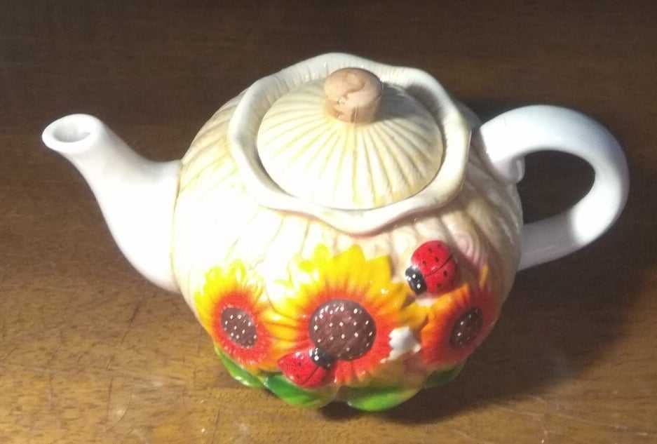 Бокалы пивные ,заварник,чашка, керамика, цвет стекло