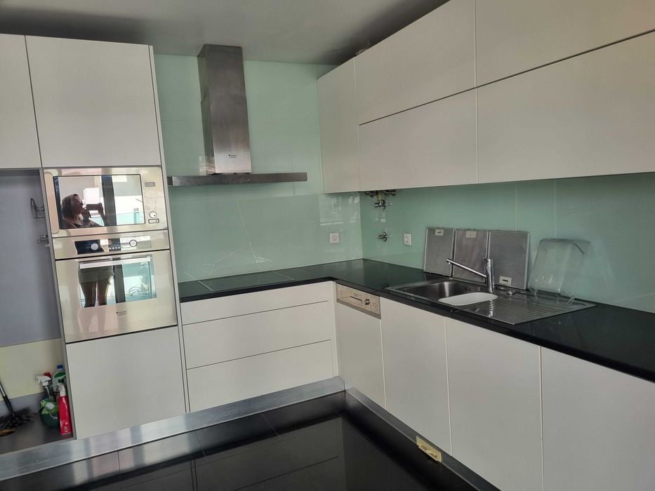 ARRENDA-SE T1 junto ao coimbrashoping. Muito bem localizado.