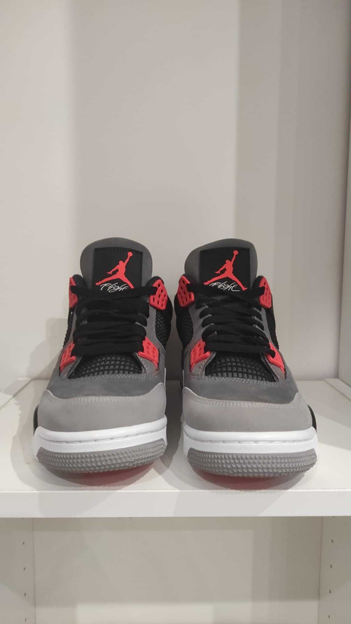 | Jordan 4 Retro Infrared | rozmiar 44 |