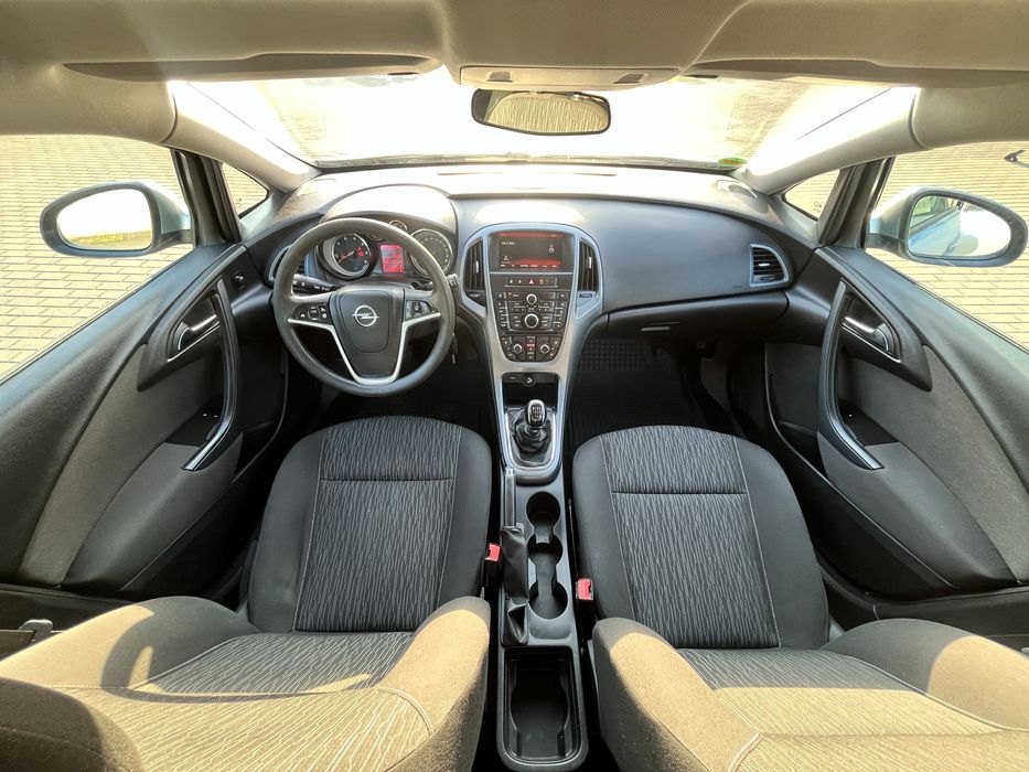 Opel astra j lift 2014