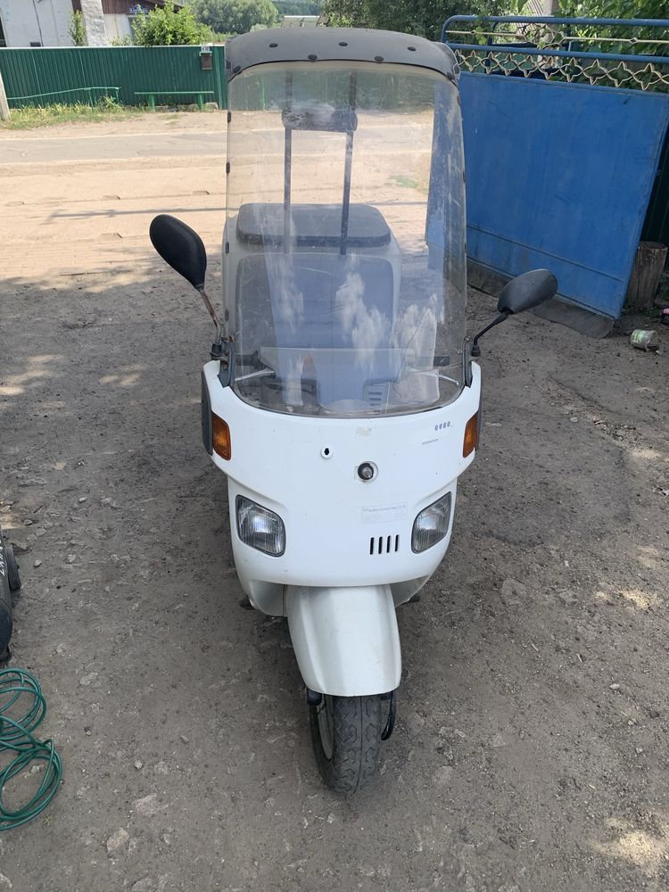Скутер Honda Gyro