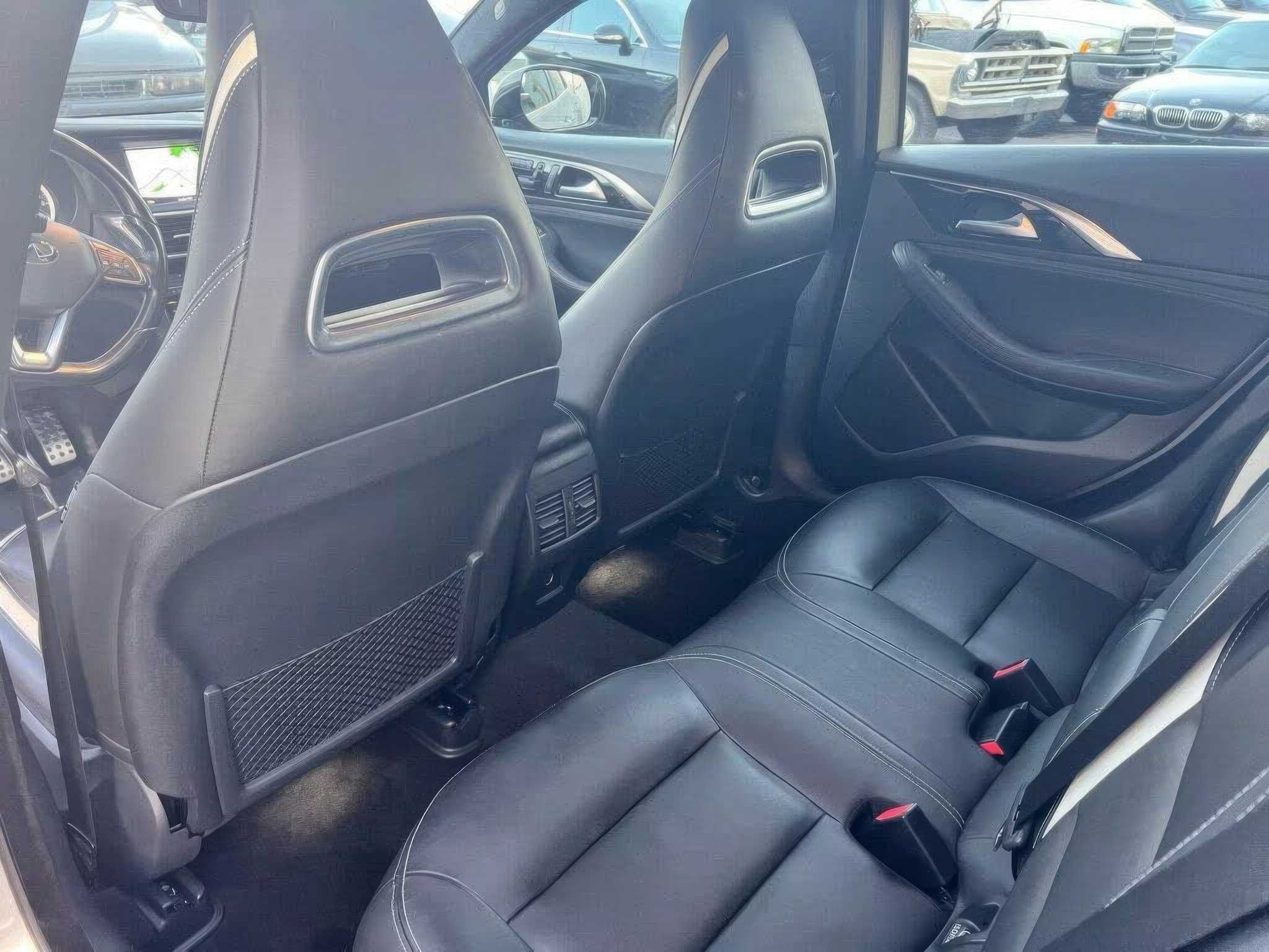 2018 Infiniti QX30 2.0t