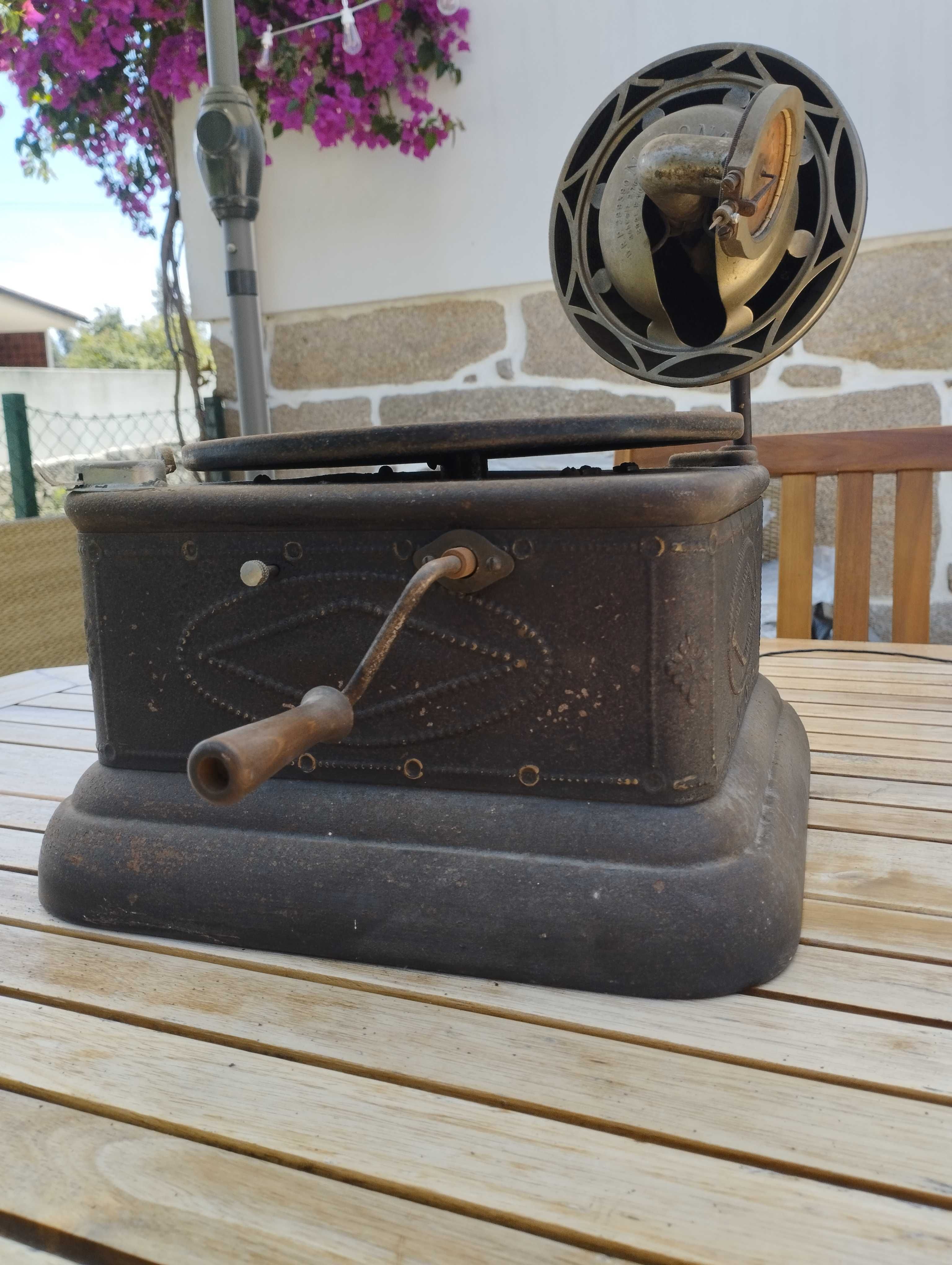 Gramophone Nirona 1925