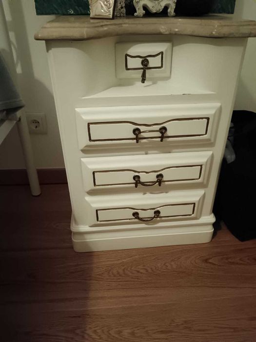 Mobília de Quarto Floral Nogueira e Pedra Mármore