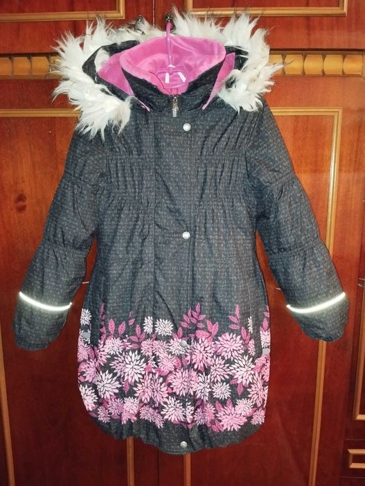 Продам зимове пальто дівчинці (розмір 128+6, носили 1 сезон)