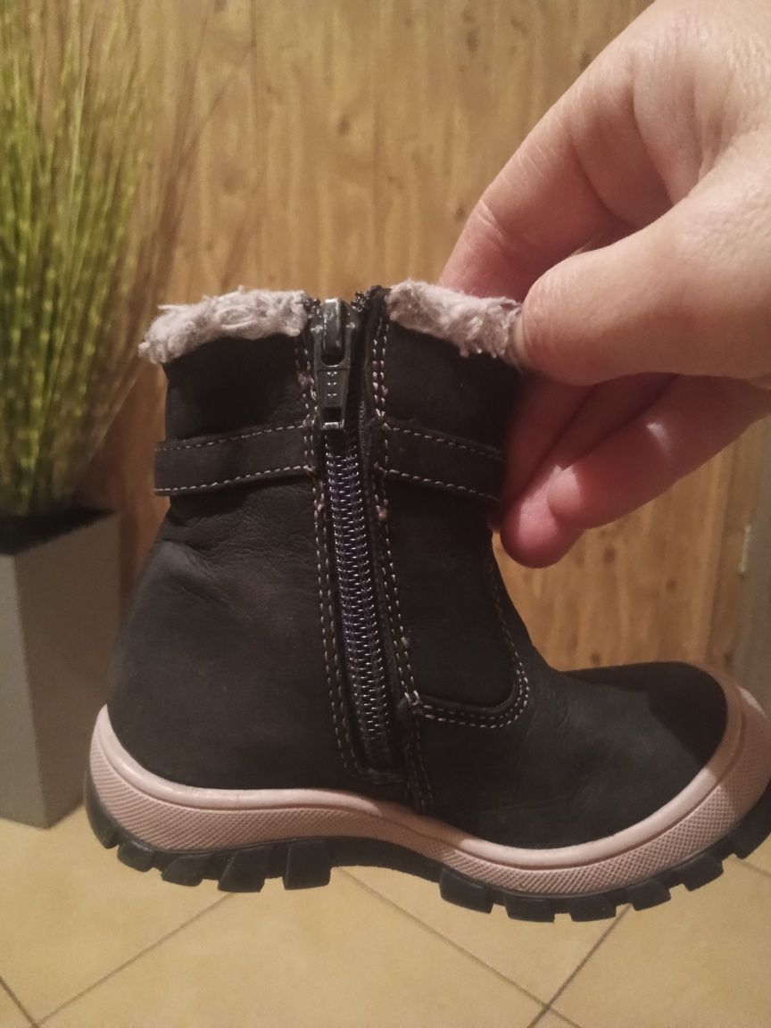 Kozaczki zimowe dla dziewczynki, rozmiar 22, Lasocki