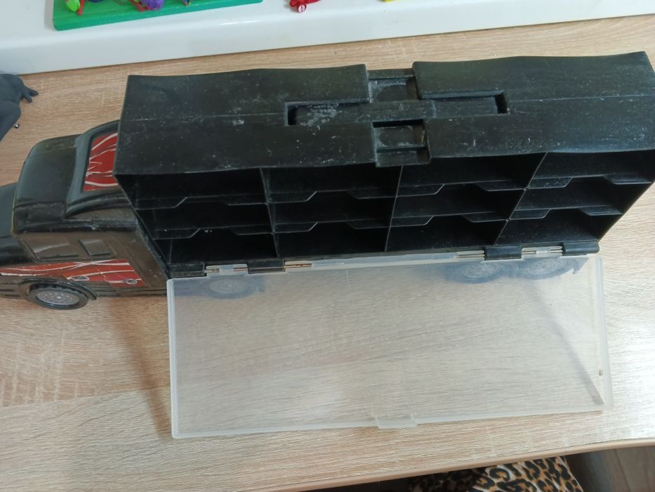 Автомобіль іграшковий