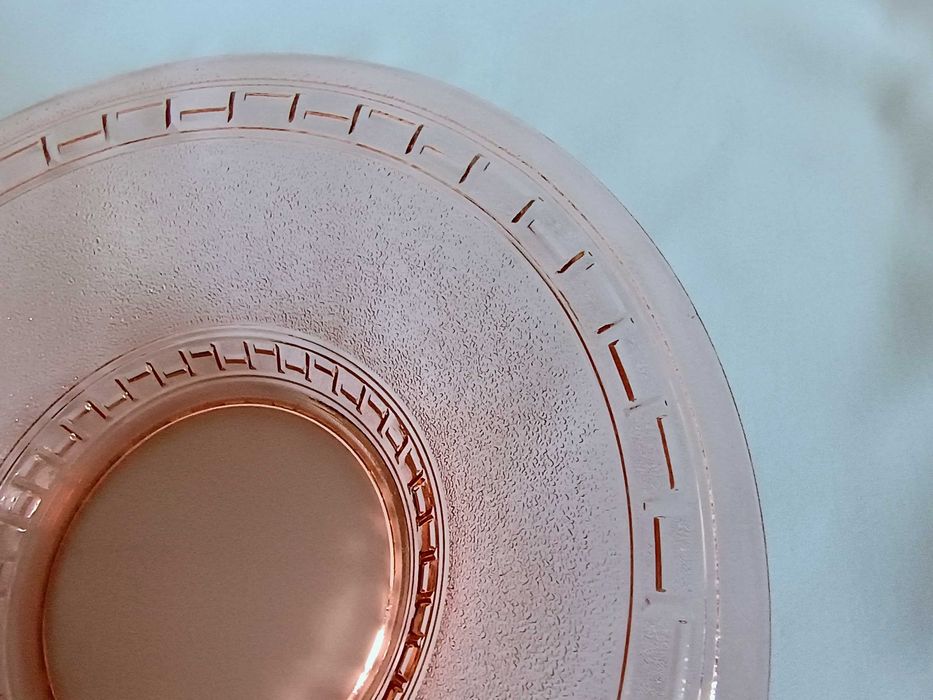 Bohemia różowa misa z greckim wzorem sygnowana