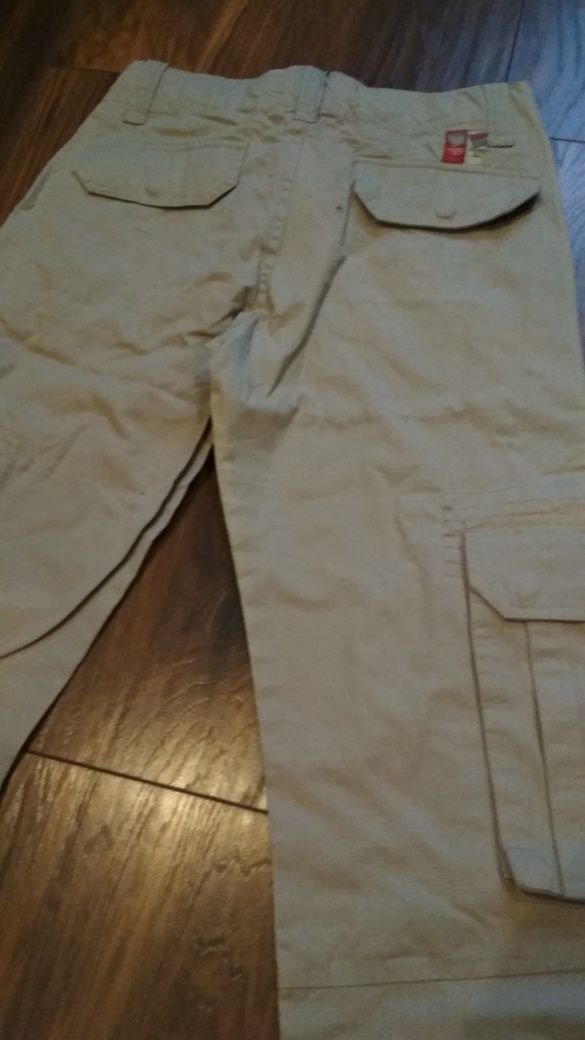 Nowe spodnie bojówki z defektem r. 152/158