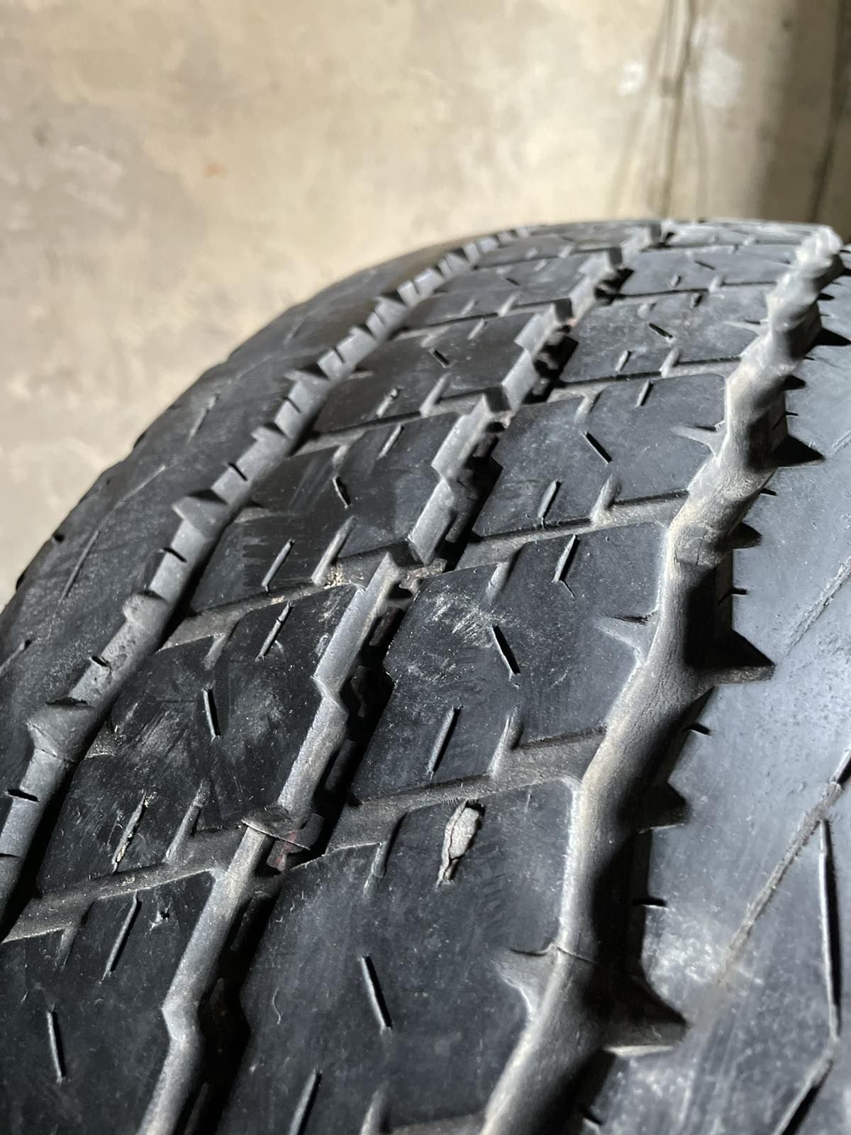 215/70 R15C Bridgestone Duravis R630 (Літні Автошини б\у) Склад