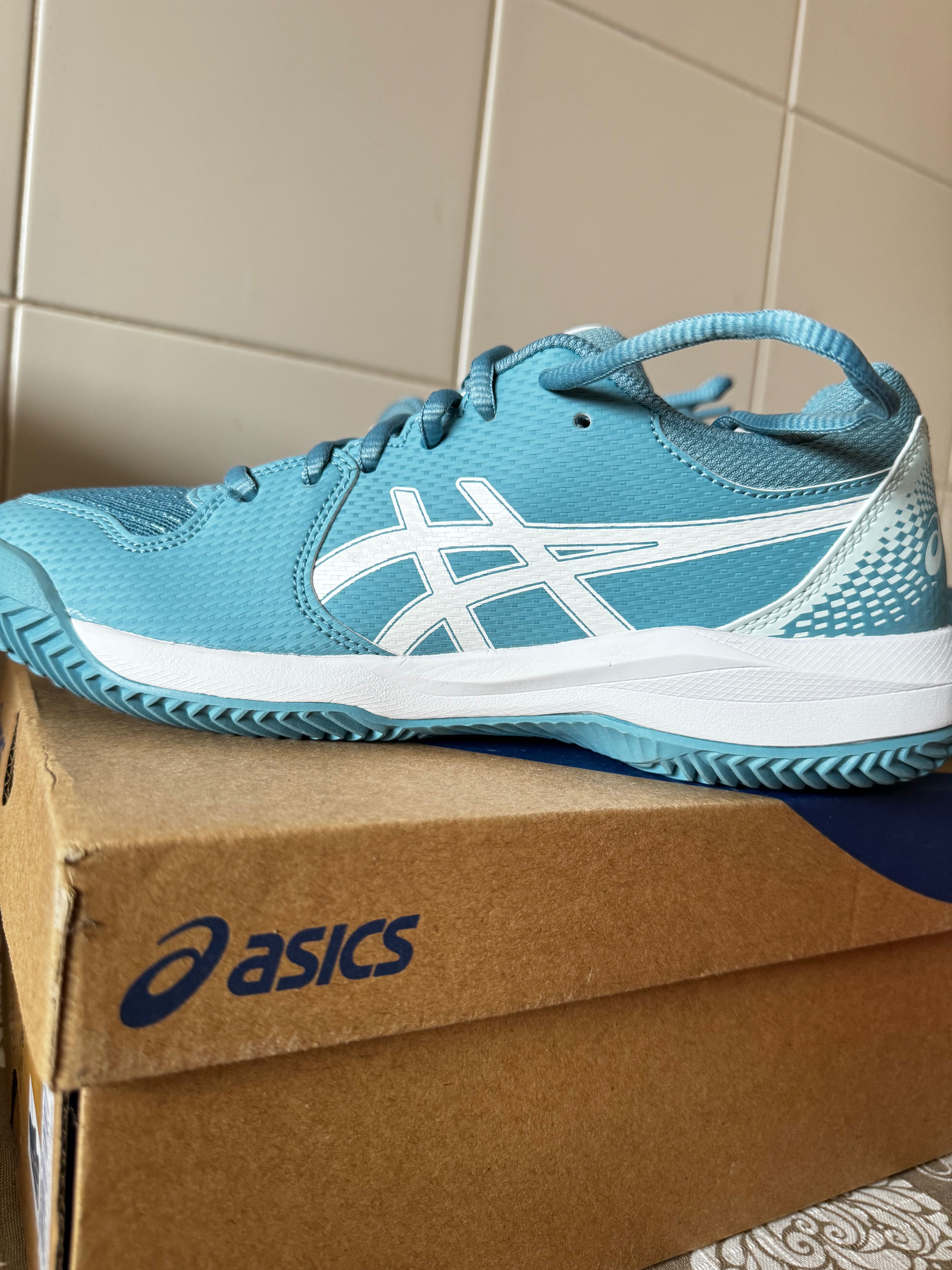 Vendo tênis asics gel novo