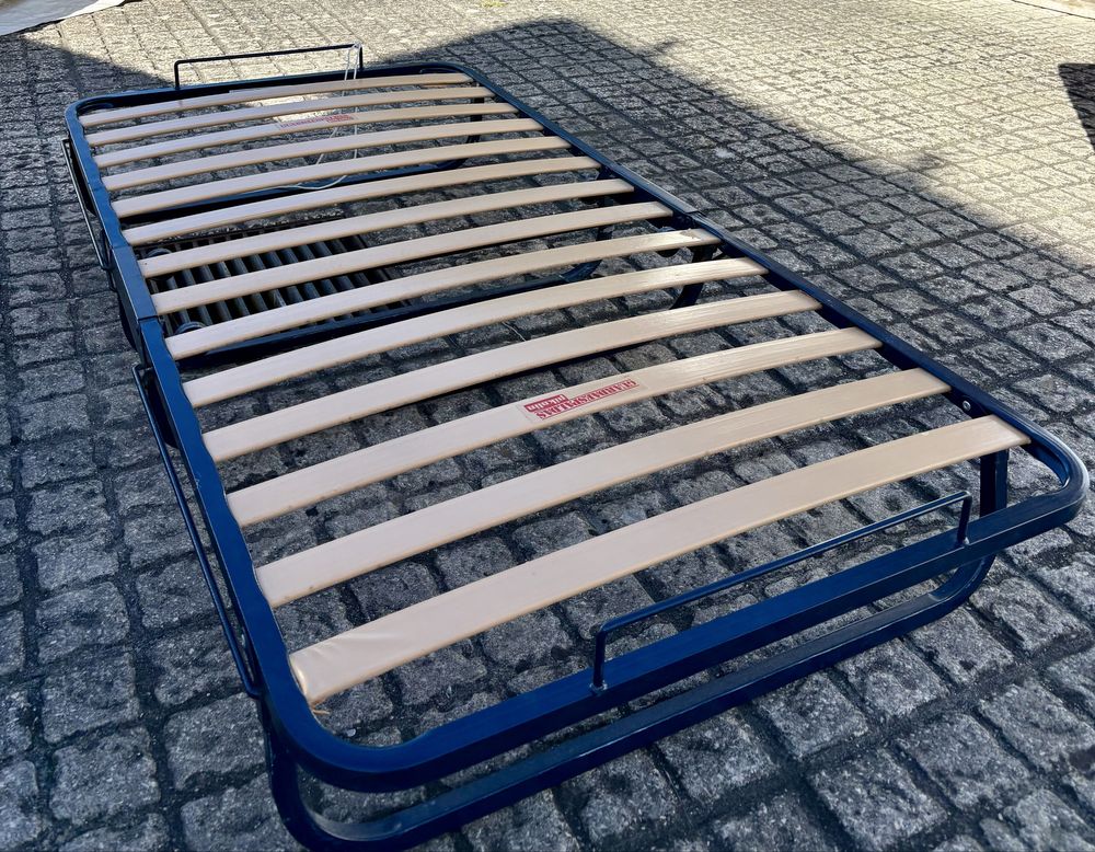 Cama dobrável com rodas - nova