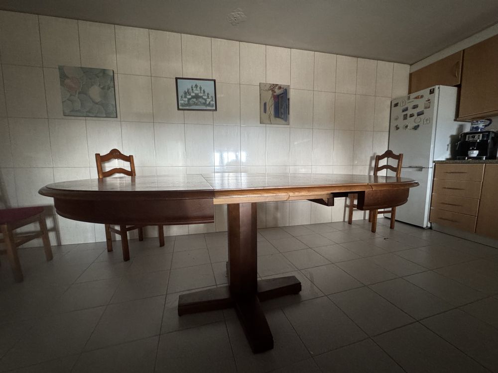 Mesa de cozinha.