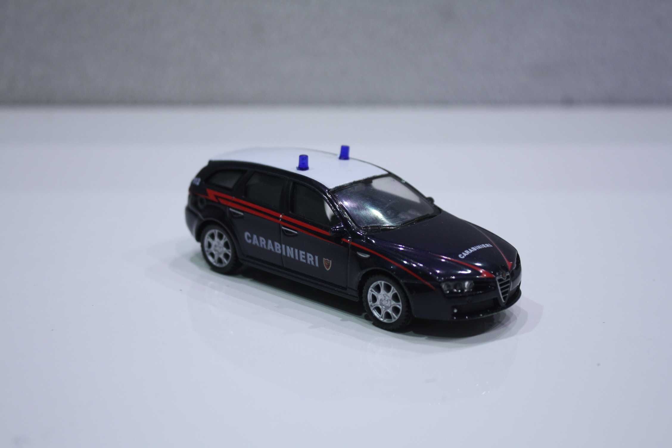 Alfa 159 carabinieri skala 1/43