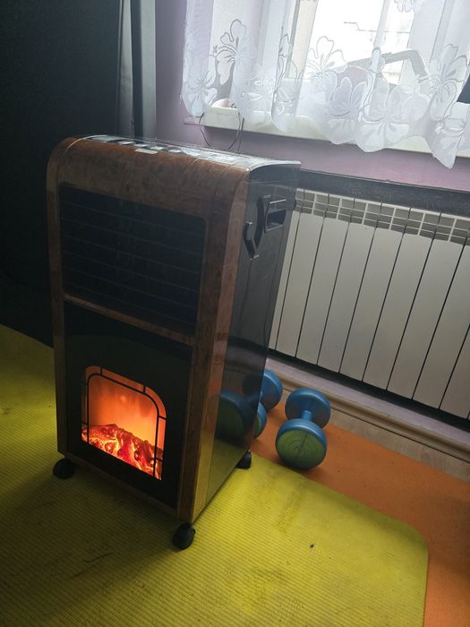 Kominek Fiamotto Gold urządzenie grzewcze i chłodzące