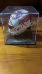 Miniatura 1:6 capacete Charles Leclerc assinado