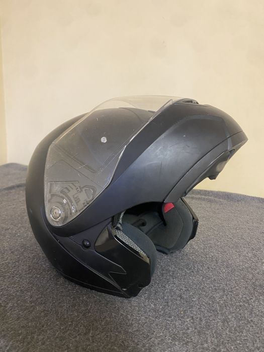 Шолом, шлем, екіпіровка, екіпіювання