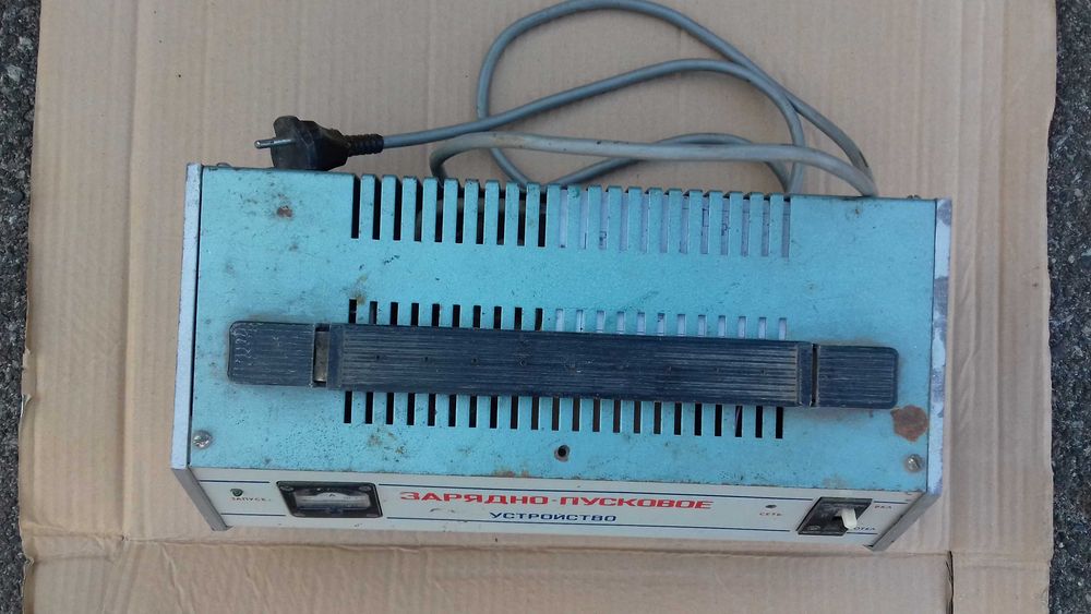 Зарядно-пусковое устройство Электроника ЗП-01.