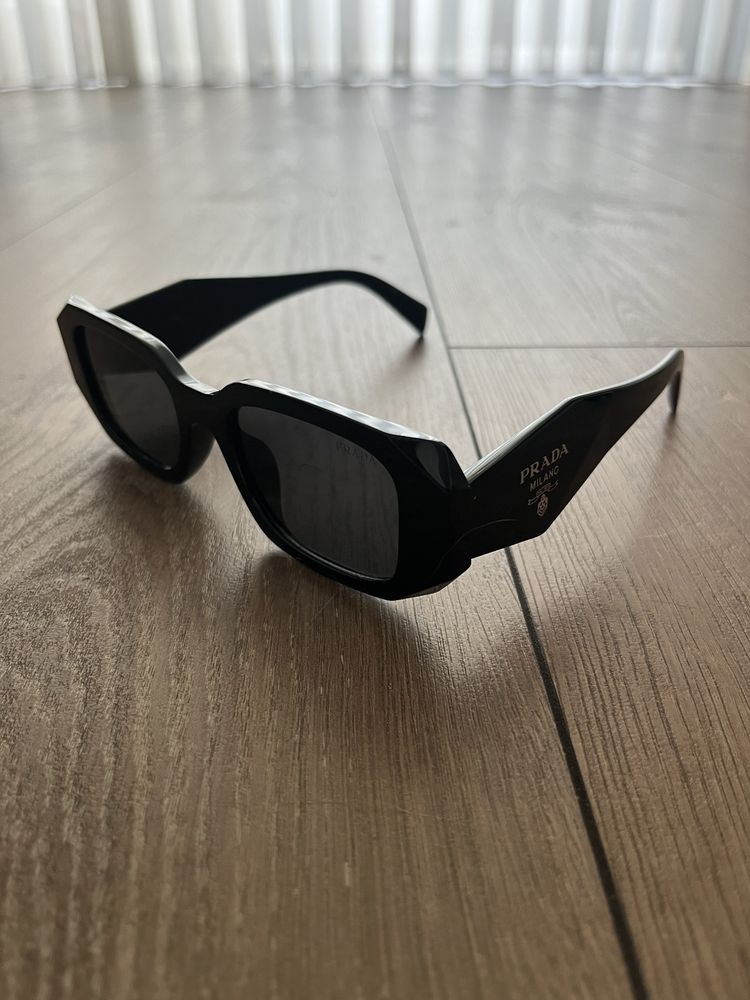 óculos de sol Prada