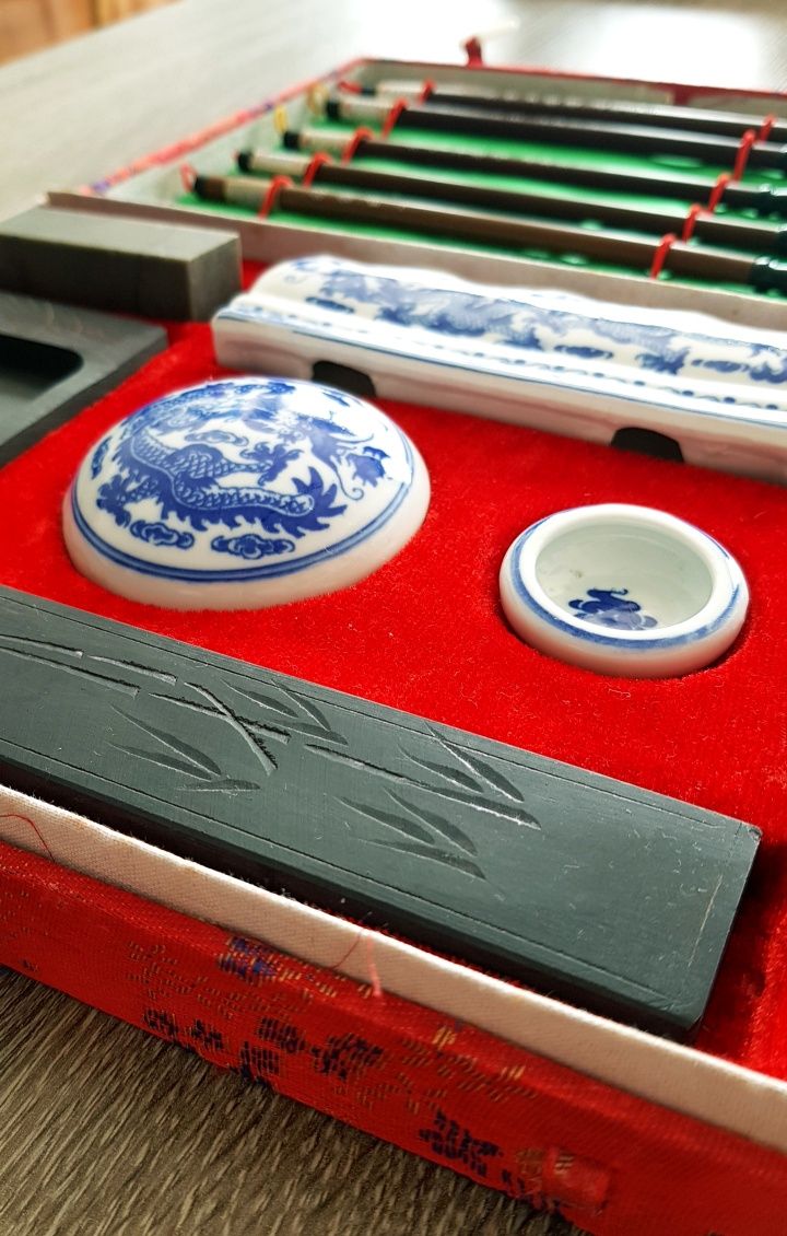 Piękny zestaw do kaligrafii chińskiej - pędzle tusze laka kamień