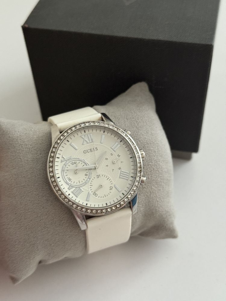 Годинник Guess жіночий