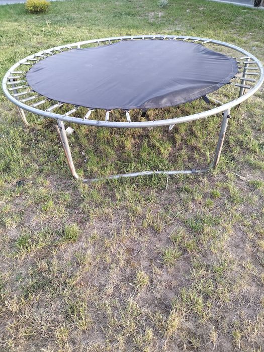 Stelaż ,trampolina 250cm na części