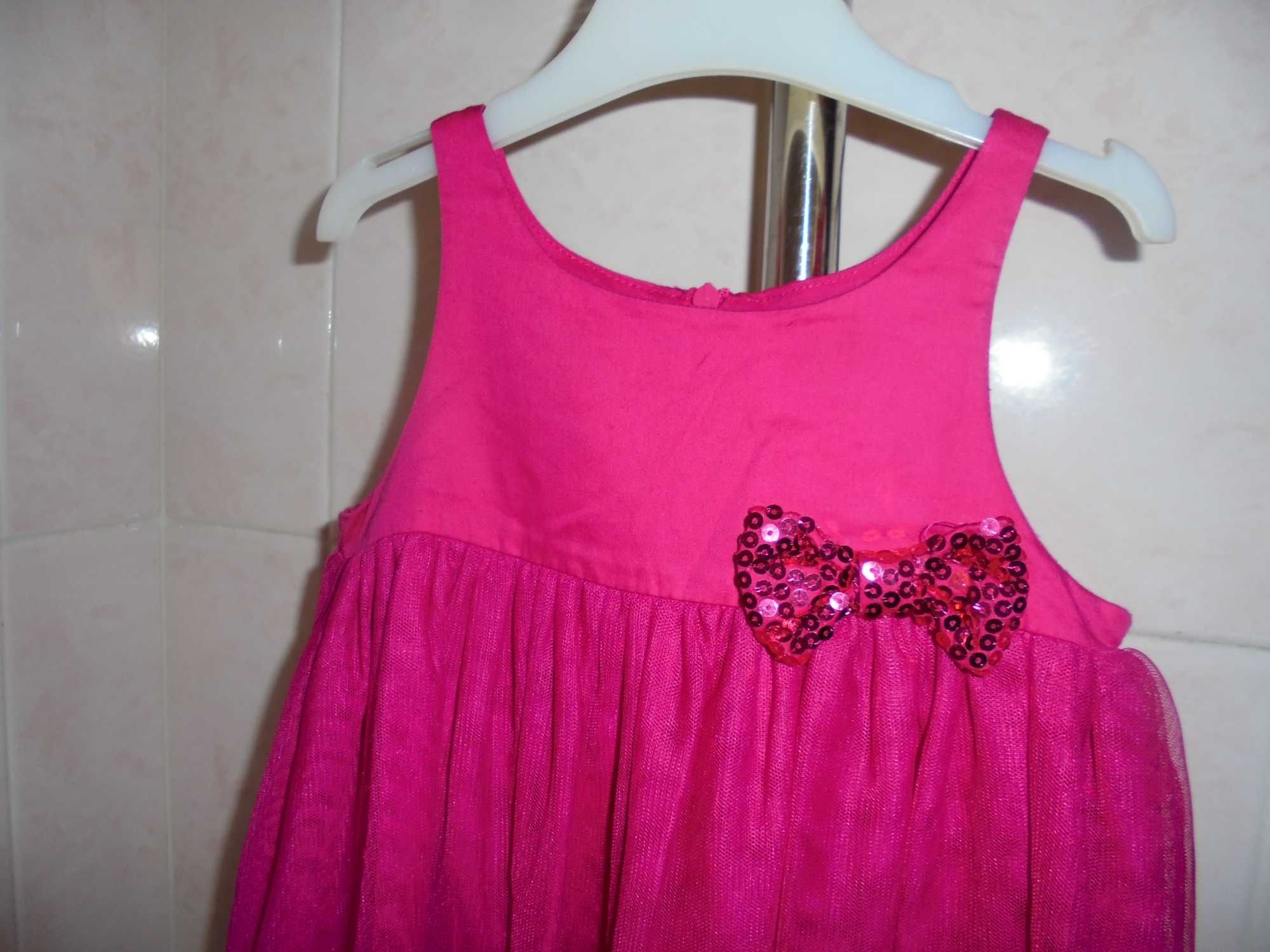 vestido de menina cor de rosa lindo