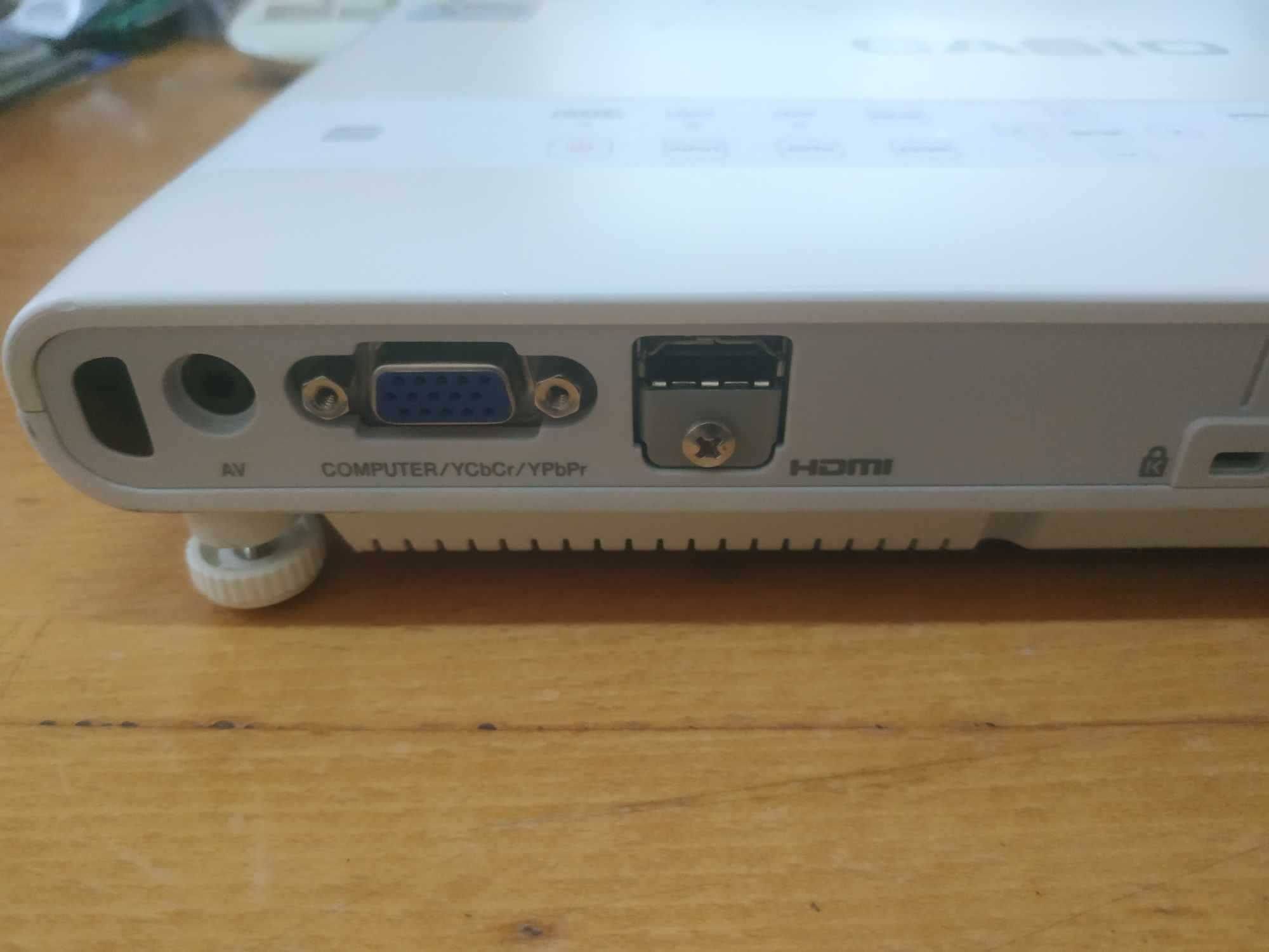 Проектор CASIO XJ-A142