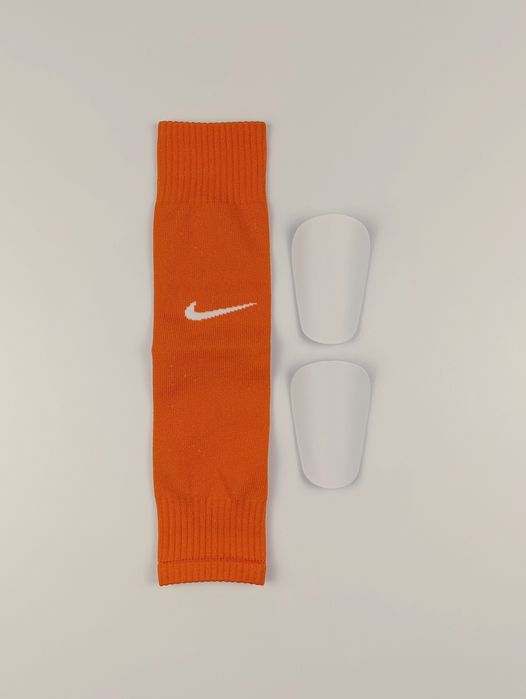 Футбольний комплект (гетри-обрізки Nike + щитки)