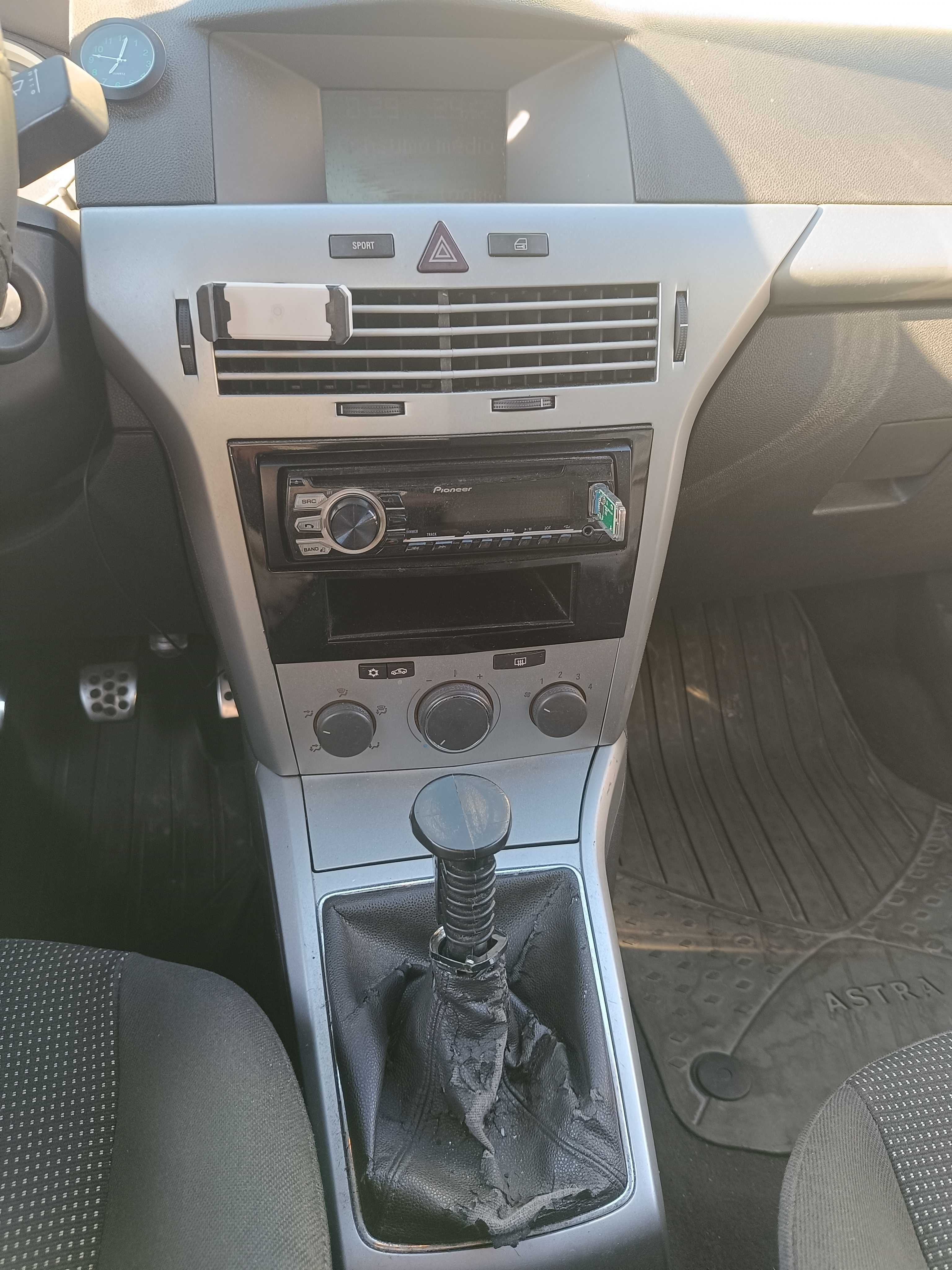Opel Astra GTC 1.9 150CV